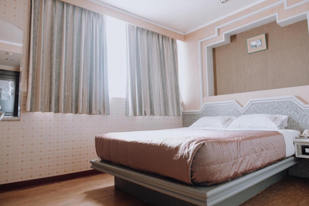 Tong Hsin Hotel Pingtung Экстерьер фото