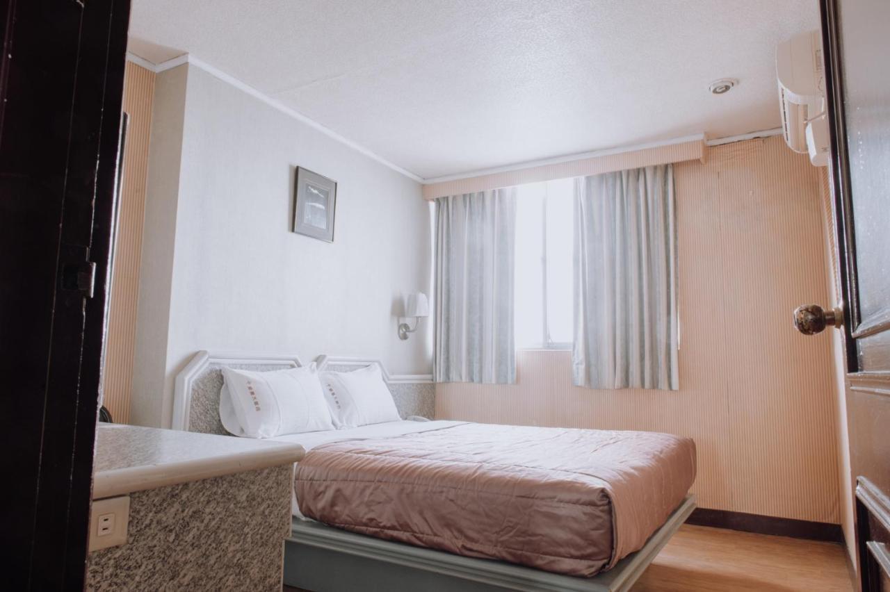 Tong Hsin Hotel Pingtung Экстерьер фото