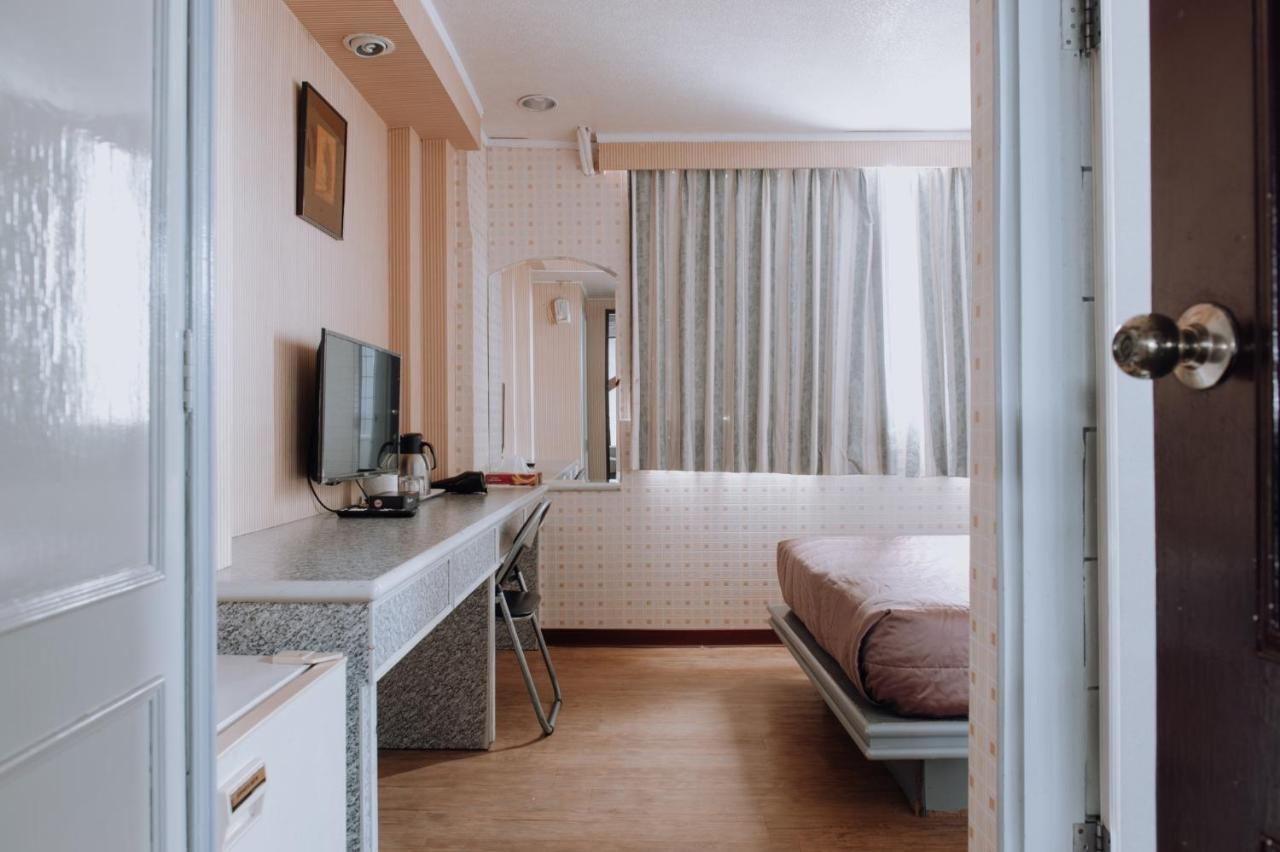 Tong Hsin Hotel Pingtung Экстерьер фото