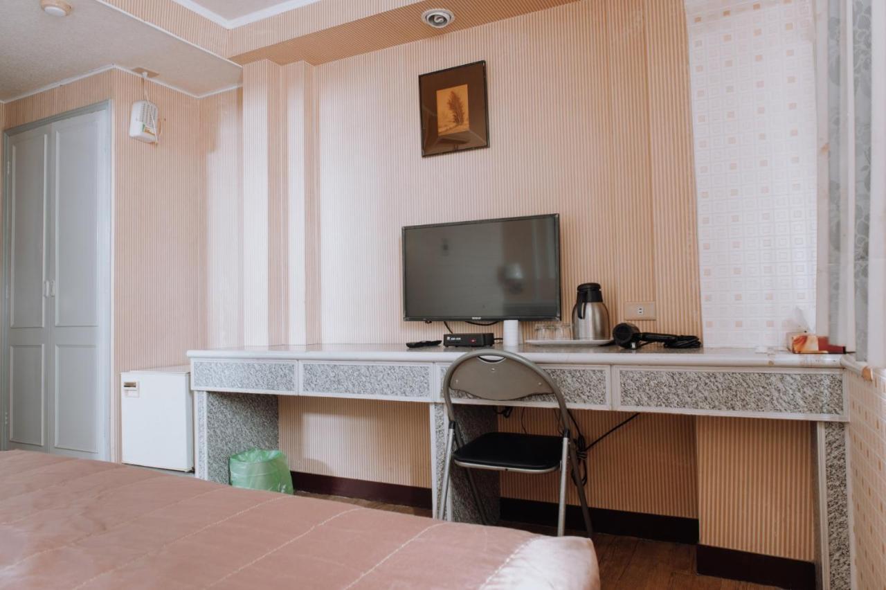 Tong Hsin Hotel Pingtung Экстерьер фото