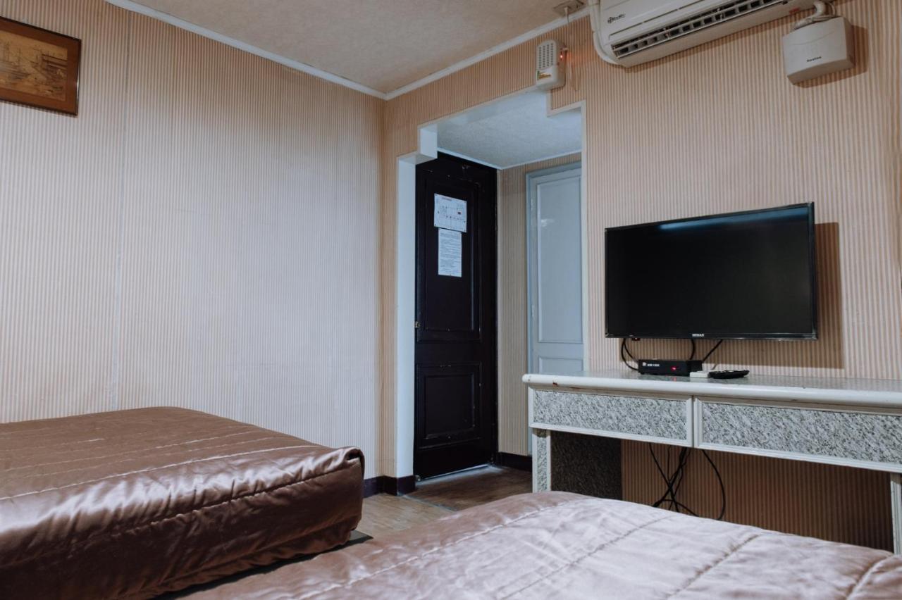 Tong Hsin Hotel Pingtung Экстерьер фото