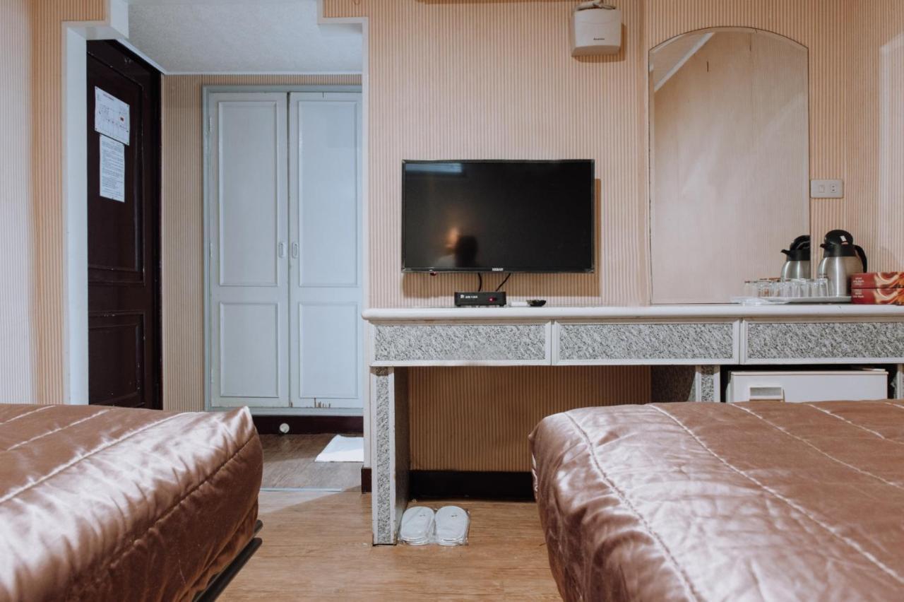 Tong Hsin Hotel Pingtung Экстерьер фото