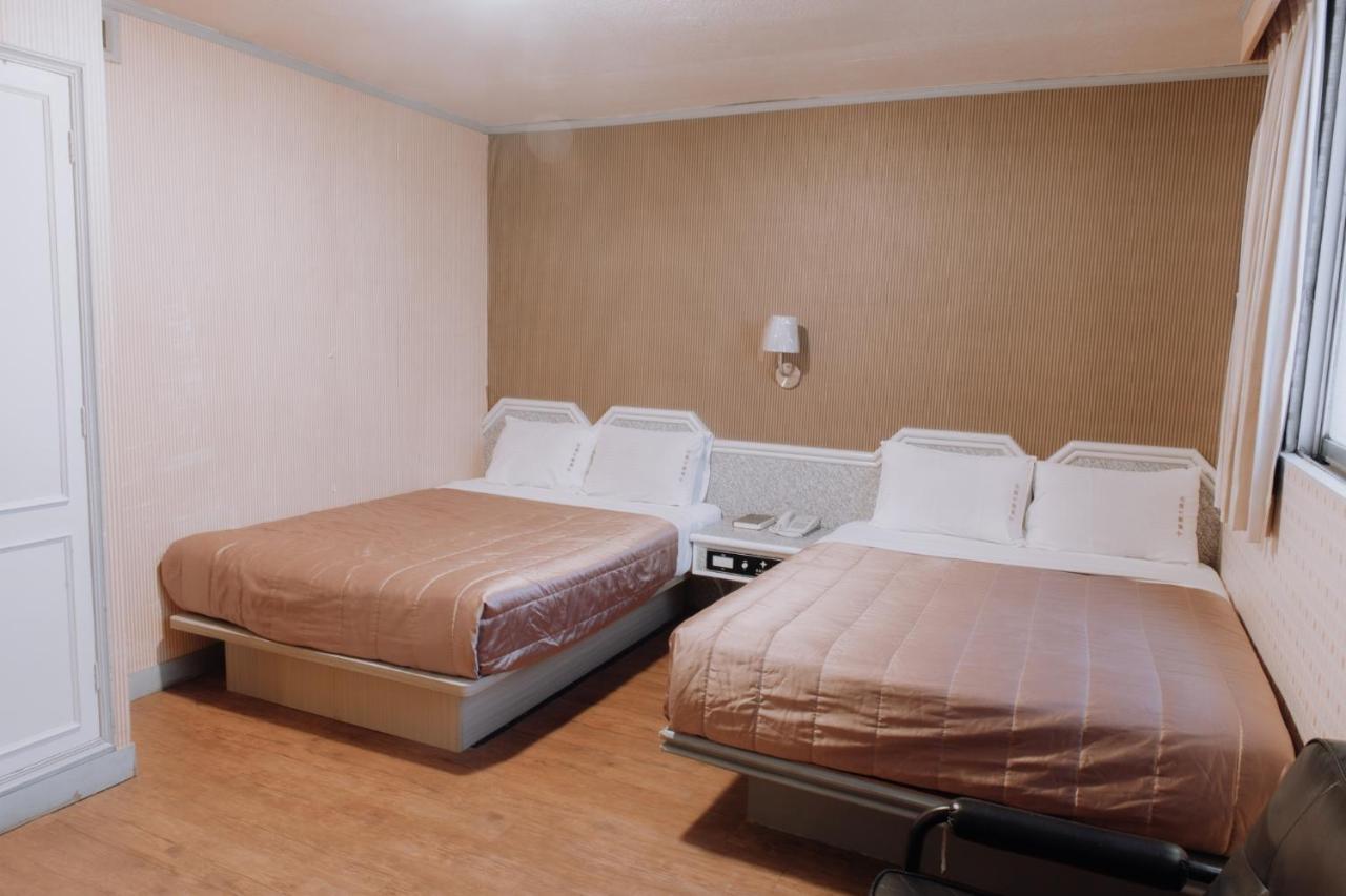 Tong Hsin Hotel Pingtung Экстерьер фото